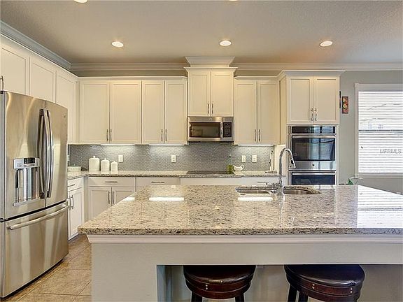 5th image of 380 Bellview Pl