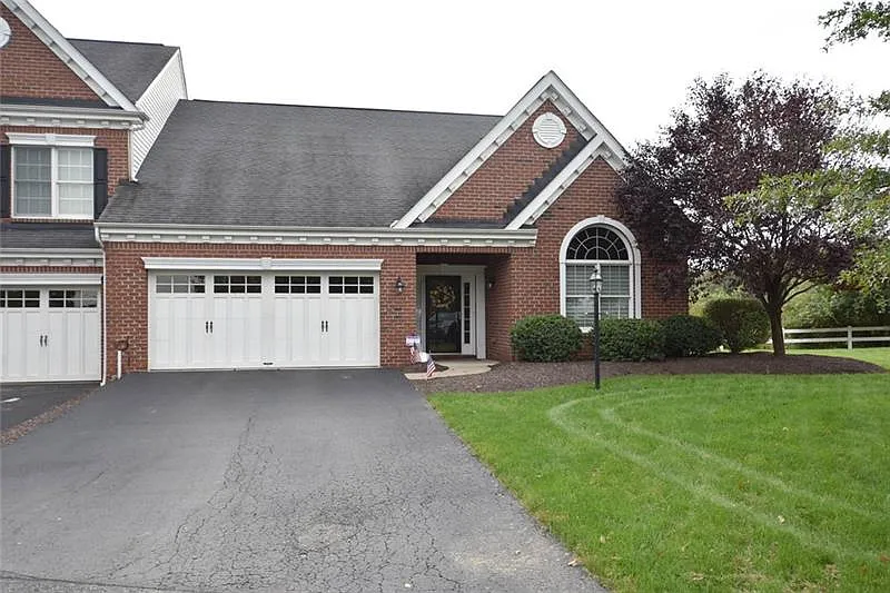 2020 Croghan Dr photo 1