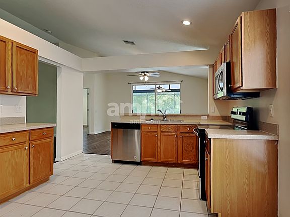 3rd image of 31301 Wrencrest Dr