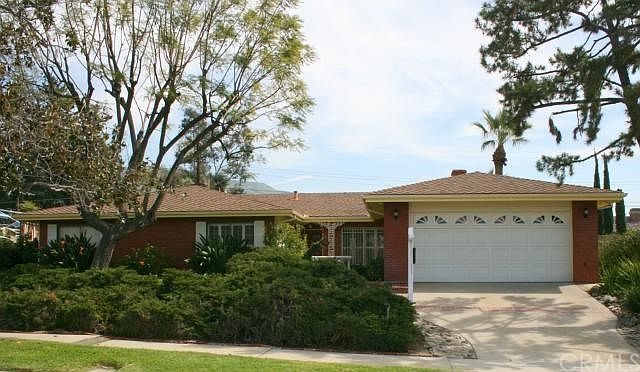 1st image of 634 N Treanor Ave
