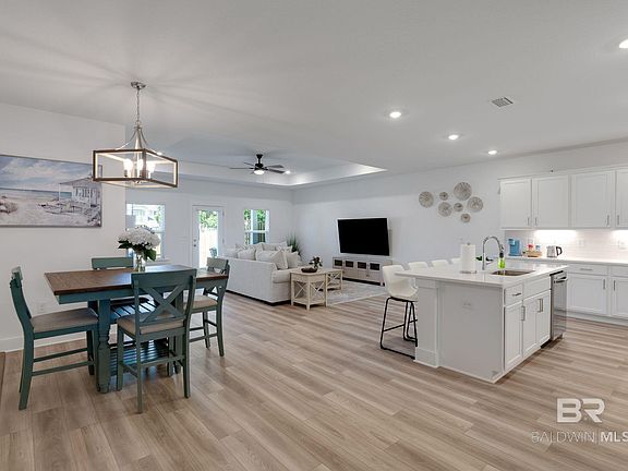 3rd image of 9875 Willet Way