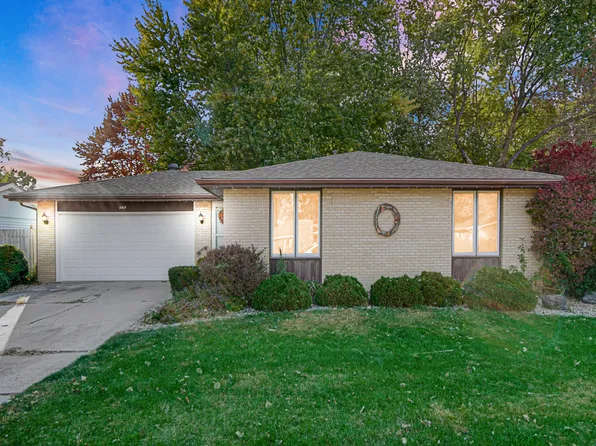 1069 Flamingo Ln, Bradley, IL 60915