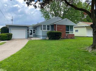 2012 S 4th St, Burlington, IA 52601