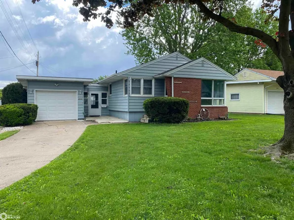 2012 S 4th St, Burlington, IA 52601