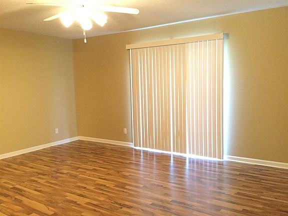 5th image of 3020 Country Meadows Ln