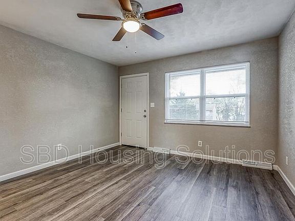5th image of 11303 E Park St
