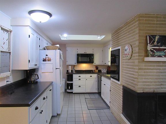 4th image of 6806 Woodcrest Dr