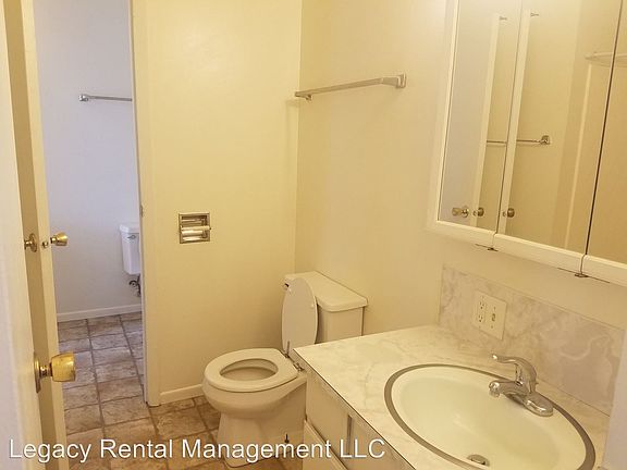4th image of 364 W 1st N APT 3