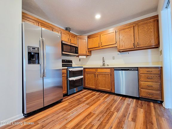 4th image of 3030 Breckenridge Ln APT 530