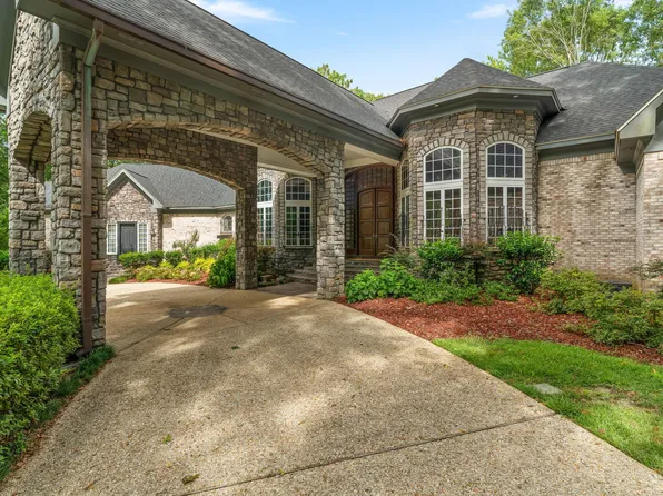 125 Monarch Blvd, Hattiesburg, MS 39402