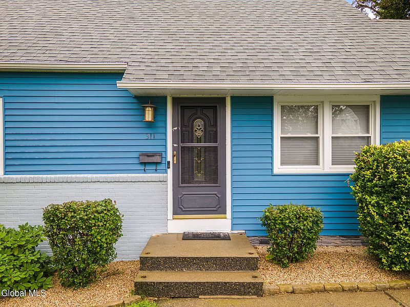 4th image of 311 Sunset Avenue