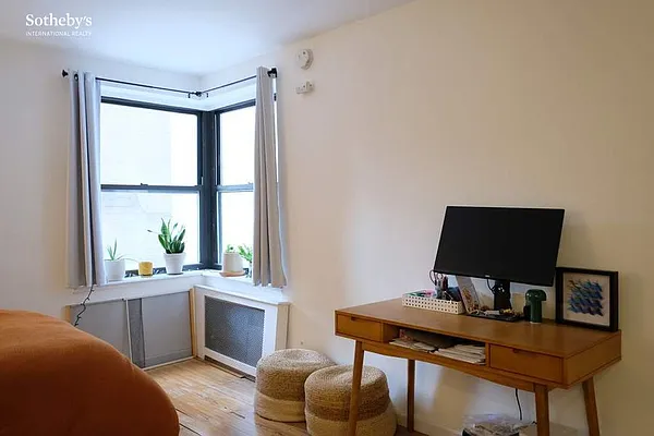 Rented by Sotheby's International Realty | media 11