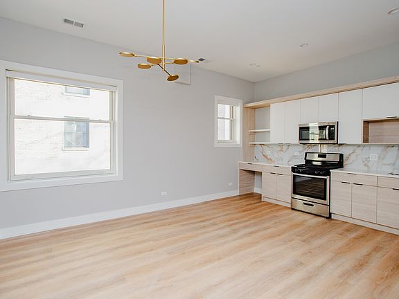 2nd image of 448 W Barry Ave #204