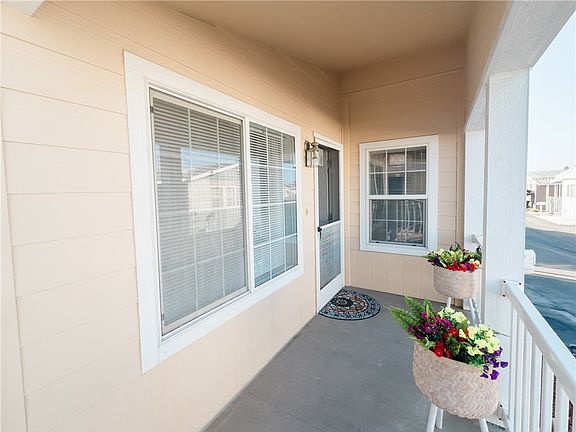 5th image of 810 Eucalyptus Ln