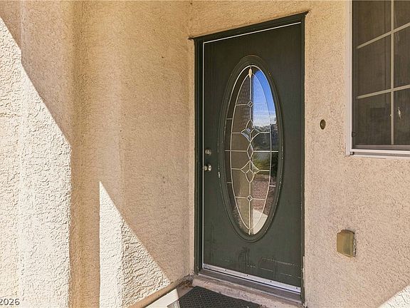 4th image of 2664 Iris Point Way