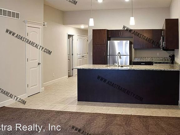 3rd image of 9326 N Robinhood Ave