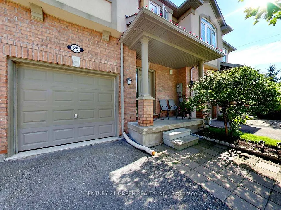 71 Puccini Dr #25