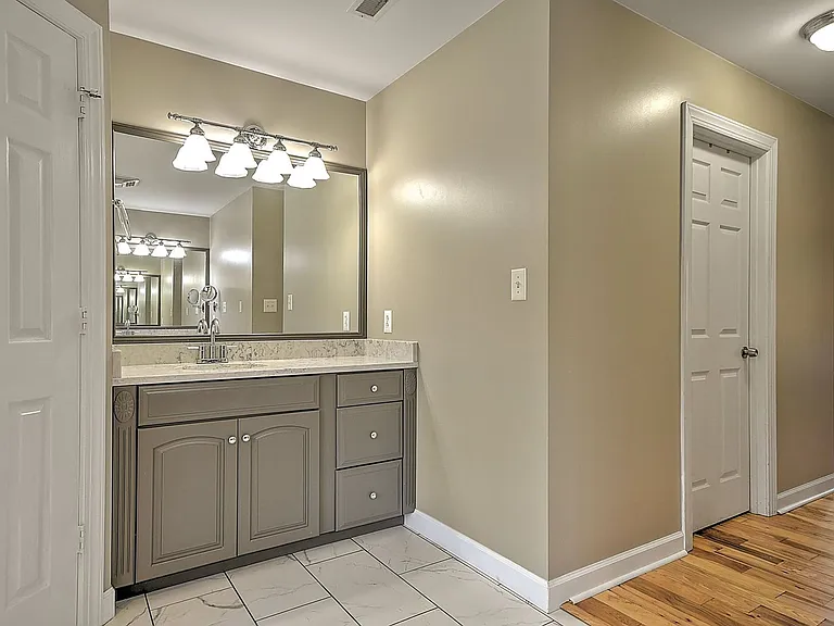 9 Wayland Ct — Photo 27