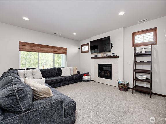 5th image of 9553 Fairhaven Circle NE
