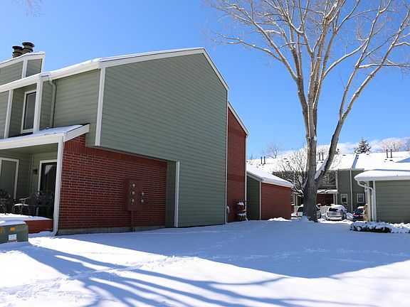 End unit porch with beautiful open view of surroundings