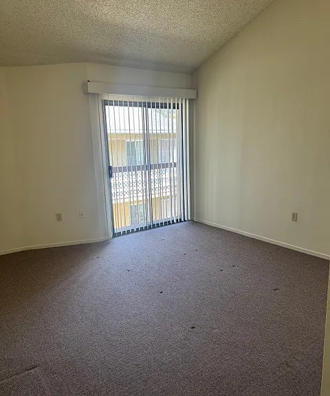 1120 N Maryland Ave — Photo 9
