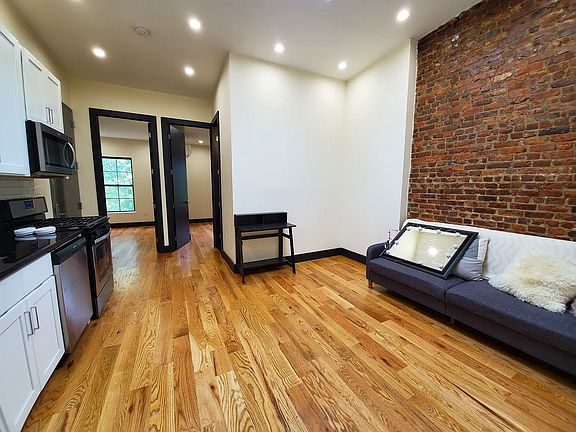 3rd image of 760 Putnam Ave #4