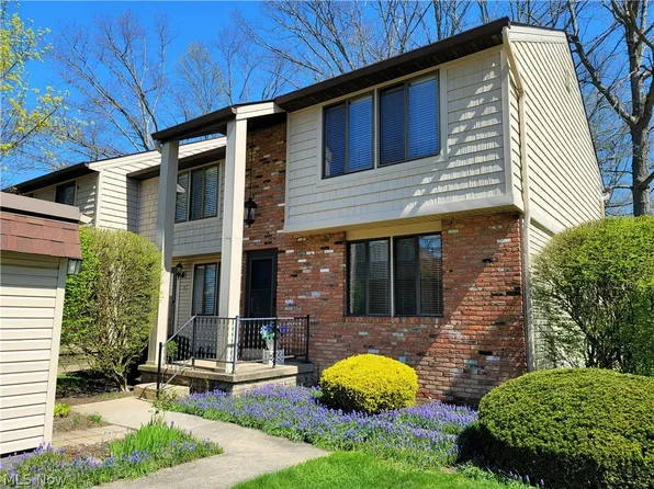 10142 Spinnaker Run, Aurora, OH 44202
