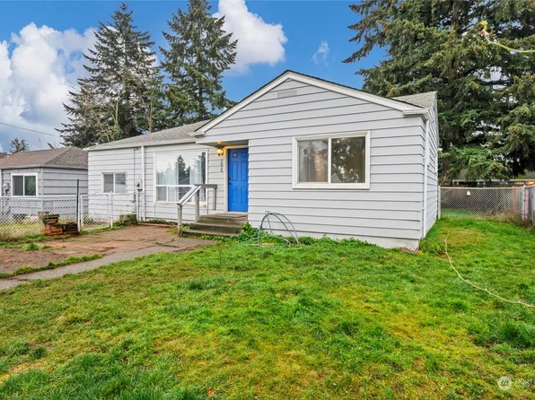 1016 Violet Meadow Street S, Parkland, WA 98444