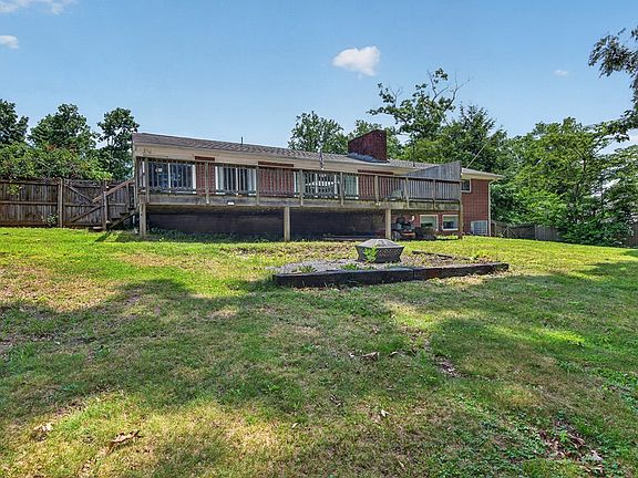5th image of 678 Dogwood Ln