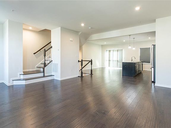 5th image of 2392 Cook Dr