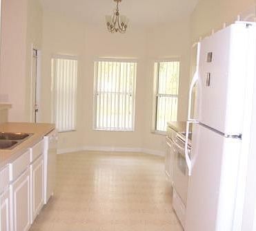 4th image of 2356 W Paragon Ln