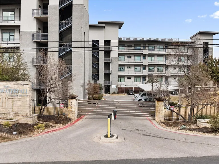 5921 Hi Line Rd #1303 — Photo 31