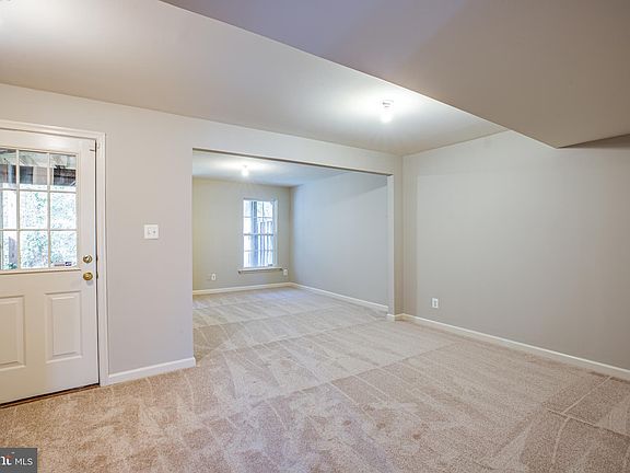 4th image of 7117 Finch Ln