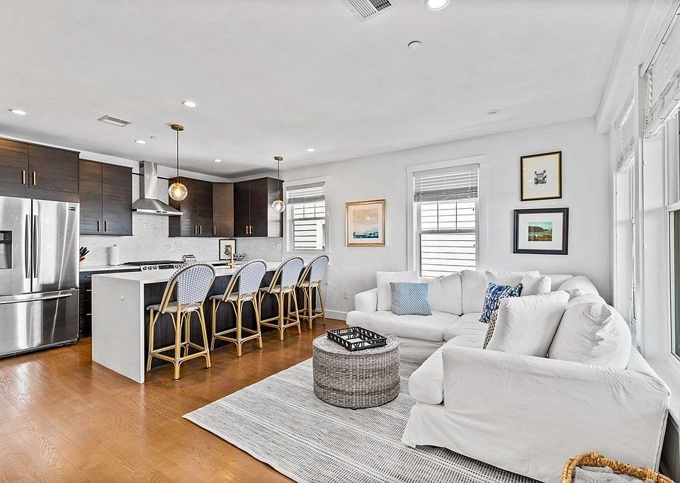 1st image of 241 Lexington St Unit 2
