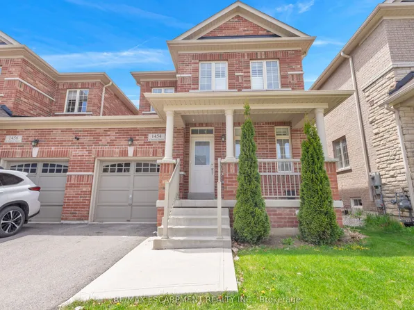 1454 Chretien St, Milton, ON L9E 1J1