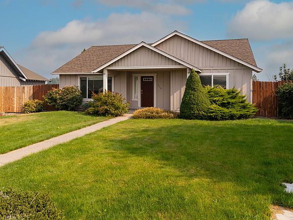 2nd image of 513 SW Sunrise Cir