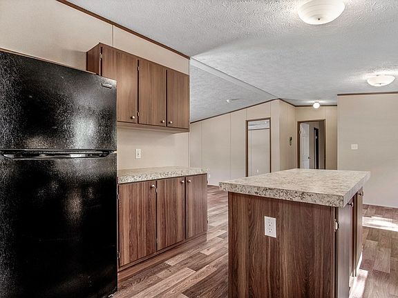 4th image of 267 Rodman Rd