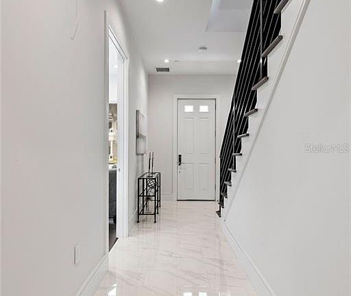 5th image of 421 W Morse Blvd