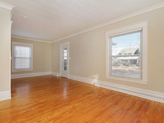 4th image of 2230 Francis Ave SE
