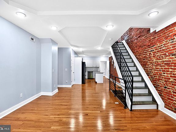 2nd image of 5148 Catharine St