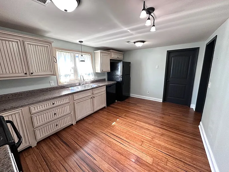 7 Juniper St NE — Photo 5