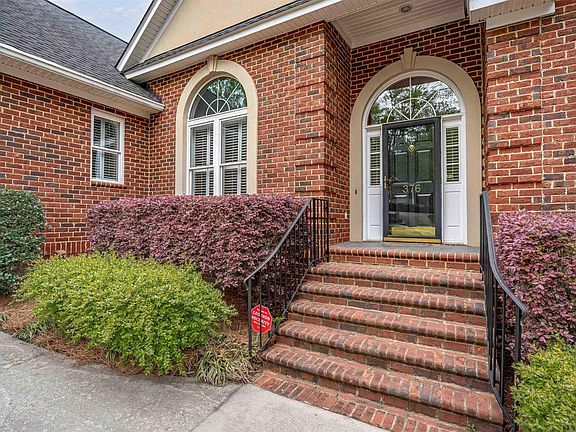 4th image of 376 Spruce Glen Rd