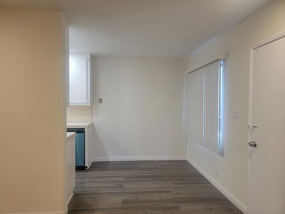 5th image of 627 Geneva St #3