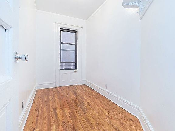 5th image of 157 W 105th St APT 4WR