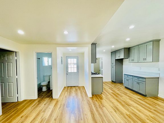 5th image of 9159 Palmetto Ave #A