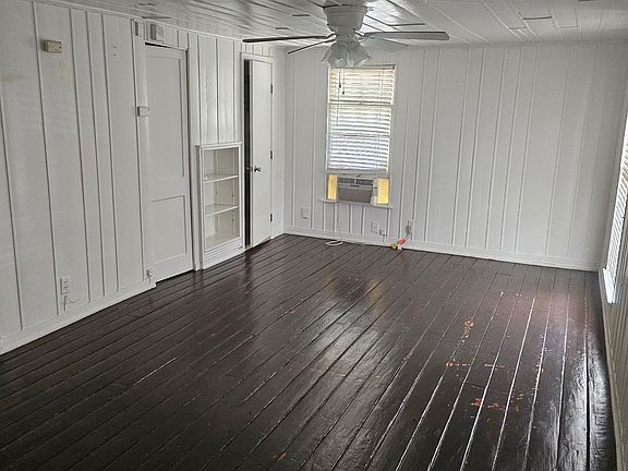 2nd image of 5108 Bayard Ln APT 3