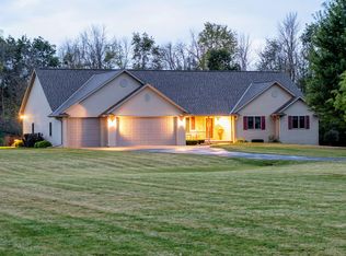 3023 S Whistling Wind Dr, De Pere, WI 54115