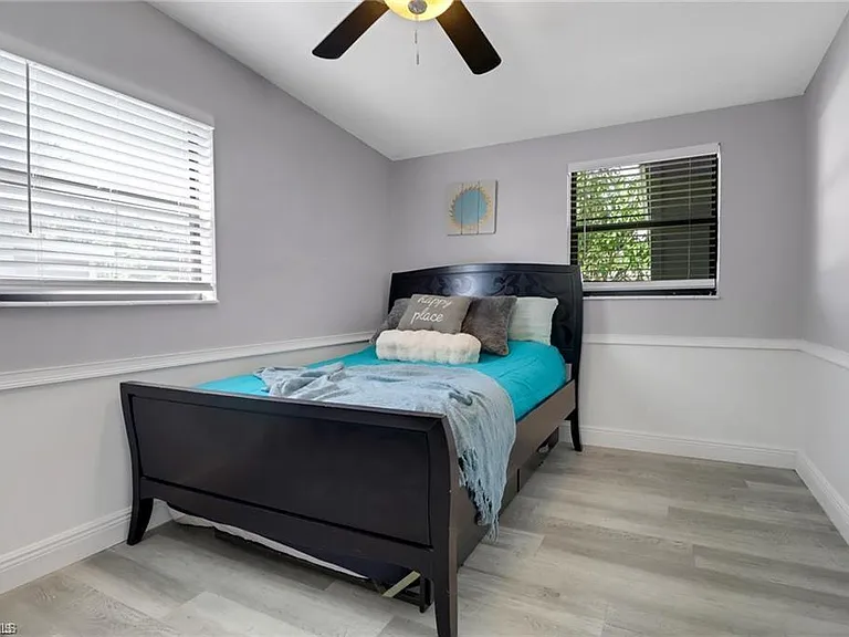 2047 Harbor Ln — Photo 21