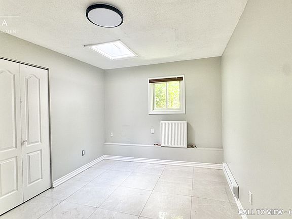 2nd image of 457 King St E #2