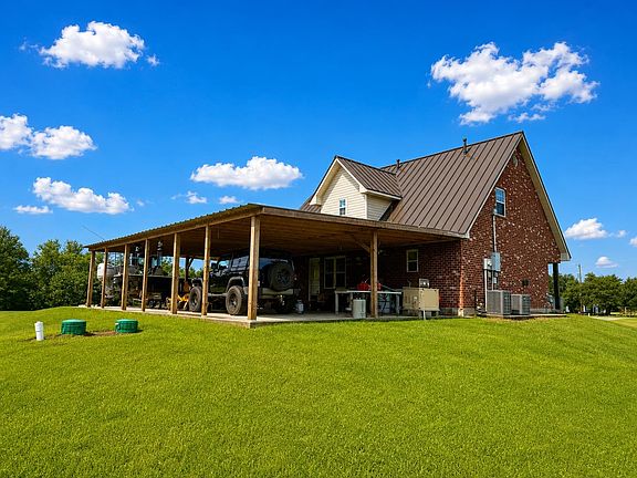 3rd image of 461 Highridge Dr